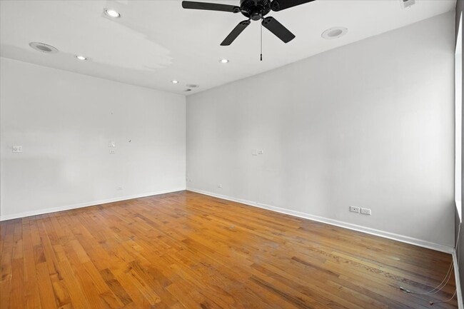 Building Photo - 7717 N Marshfield Ave