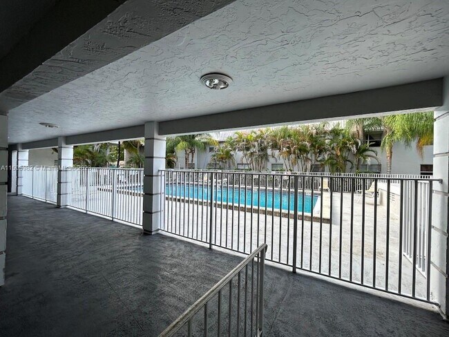 Building Photo - 17255 SW 95th Ave