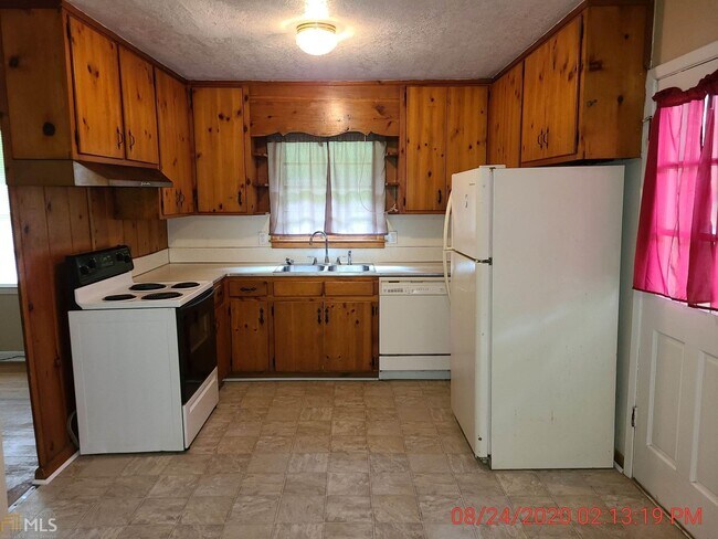 Building Photo - 123 E Mimosa Dr