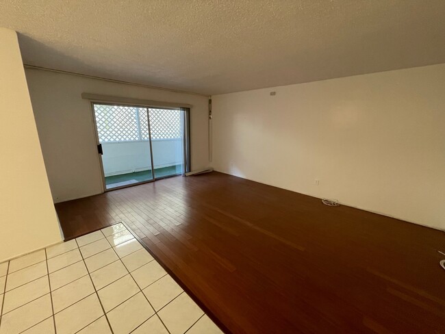 Photo - 933 6th St Apartment