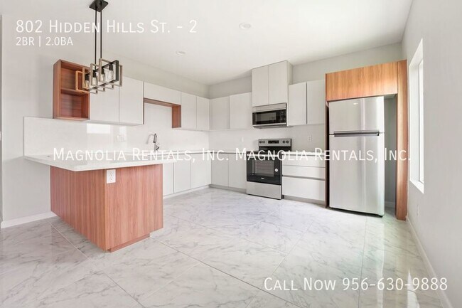 Foto del edificio - 802 Hidden Hls St