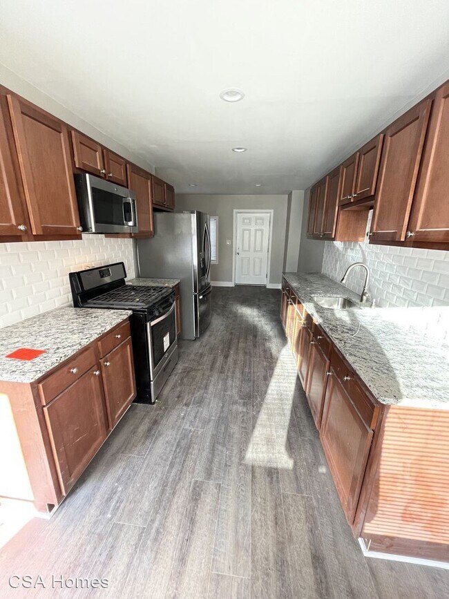 Building Photo - 3 br, 2 bath House - 1042 Bergen Ave