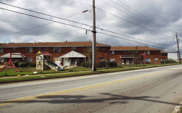Building Photo - Nadlan Central Avenue Apartments