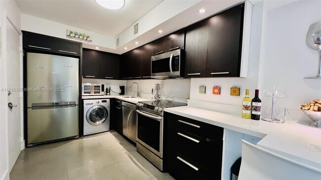 Foto del edificio - 6770 Indian Creek Dr
