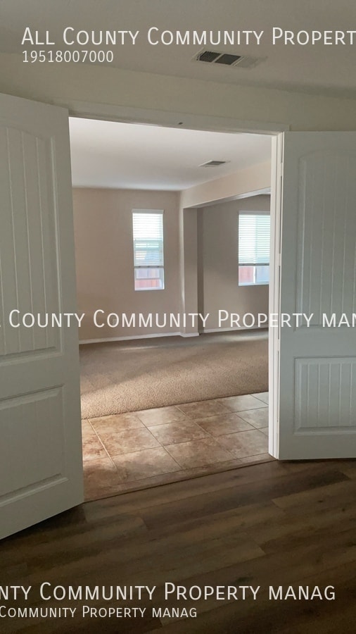 Building Photo - 40298 Hannah Way