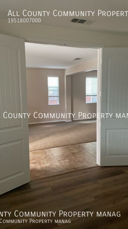 Foto del edificio - 40298 Hannah Way