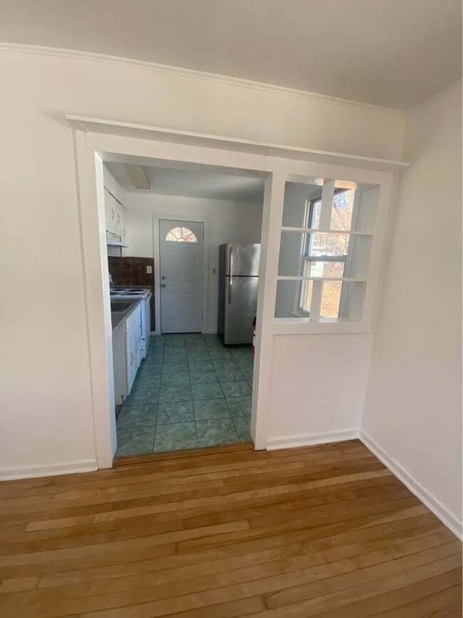 Building Photo - 27 Van Wagoner Ave