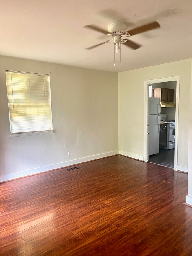 Foto del edificio - 2212 Center Way S