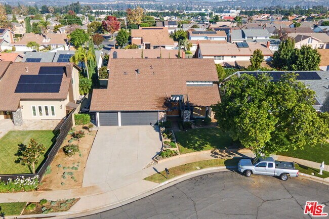 Foto del edificio - 243 Blanquita Way