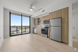 Building Photo - 555 NE 8th St