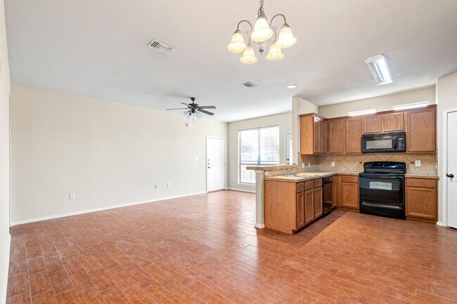 Foto del edificio - NICE 3 BEDROOM DUPLEXE LOCATED IN NEW BRAU...