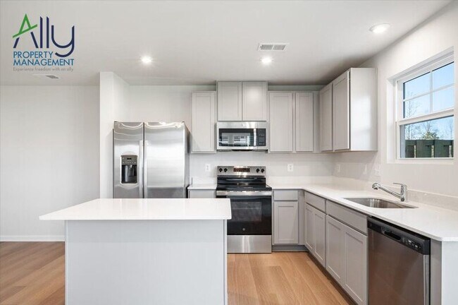 Building Photo - 54 Sophie Kathryn Dr