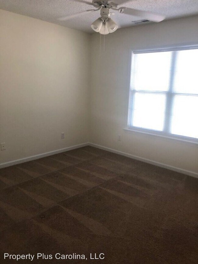 Foto del edificio - 4625 McClelland Dr