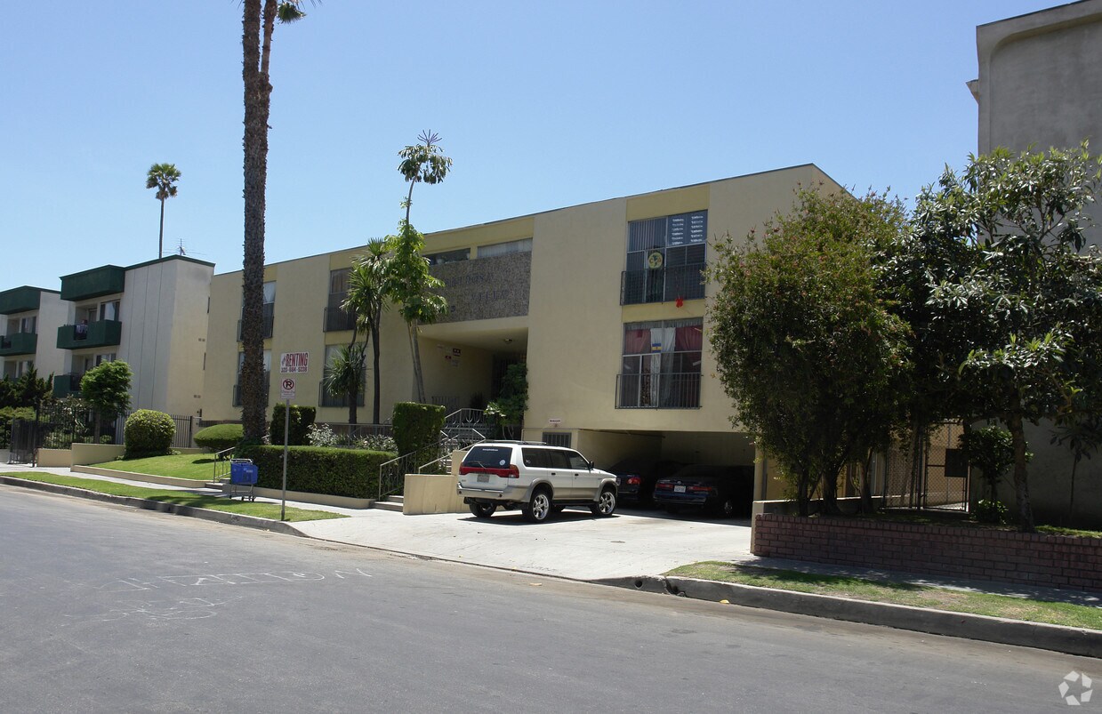 Building Photo - 133 N Mariposa Ave