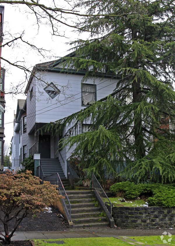 Foto principal - 724 16th Ave