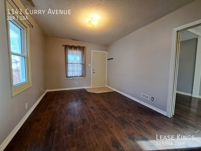 Building Photo - 2 Bed 1 Bath Single Family Home w Off Stre...