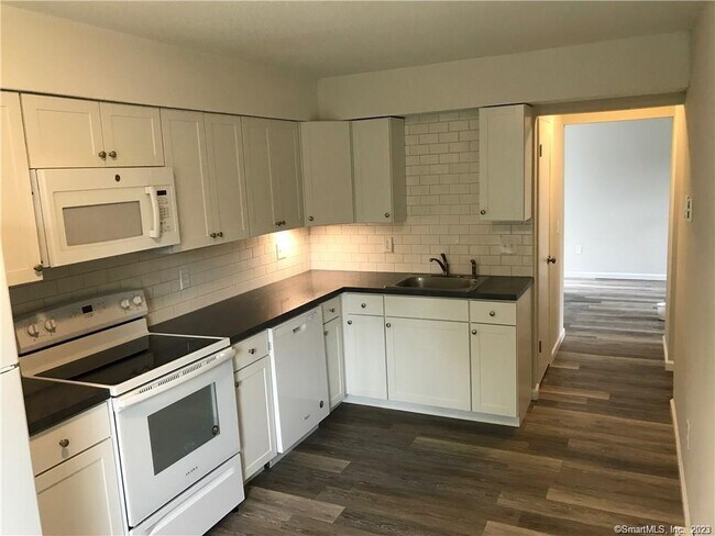 Foto del edificio - 975 Meriden Rd