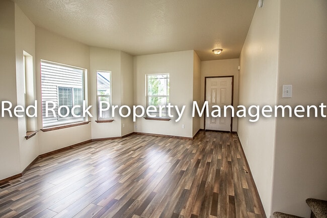 Foto del edificio - 7527 N Carrington Ln