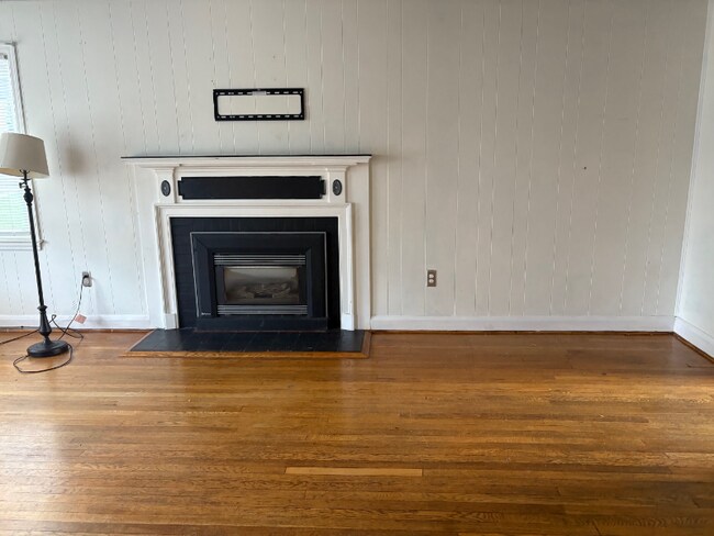Building Photo - 6210 Birchwood Ave