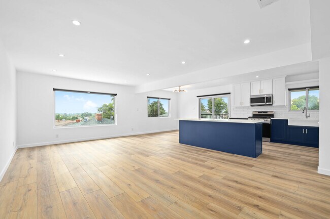 Building Photo - 1705 W Beverly Blvd