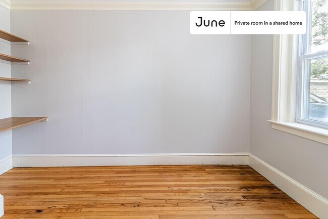 Foto del edificio - Room in Shared 5 bed/2 bath home