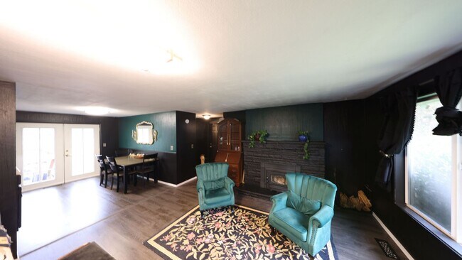Foto del edificio - 5 Bed 2 Bath - Ideal for Group - Landscaping Included - Pet per Approval - NAS Whidbey