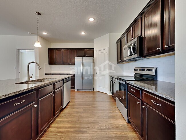 Foto del edificio - 106 Olivewood Pl