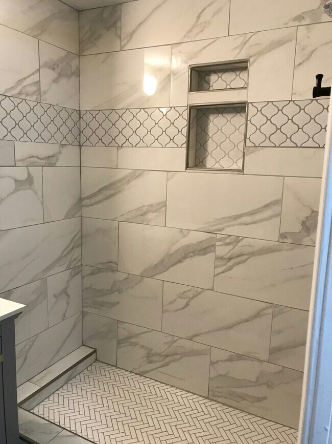 Foto del edificio - 1219 E Kane Pl