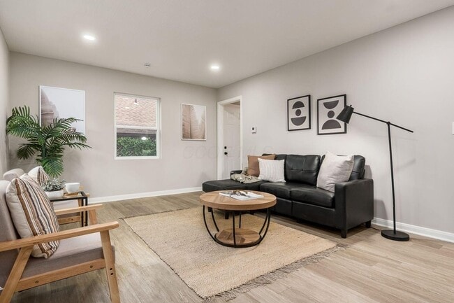 Building Photo - ? Spacious 3-Bedroom Home with Finished Ba...