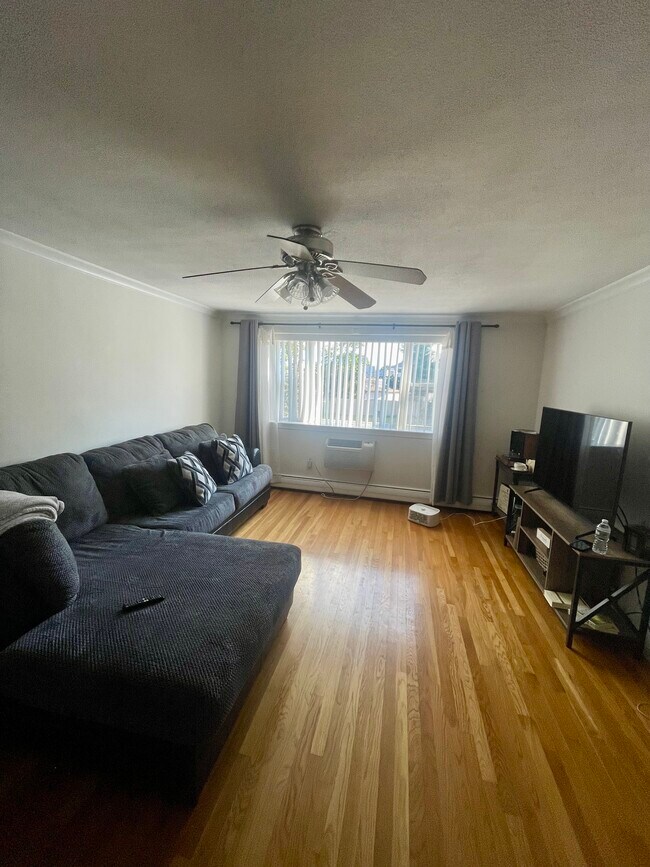 Foto del edificio - 221 Minot St