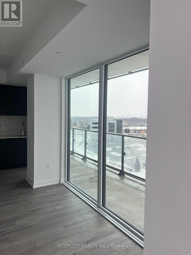 Building Photo - 15 Skyridge Dr