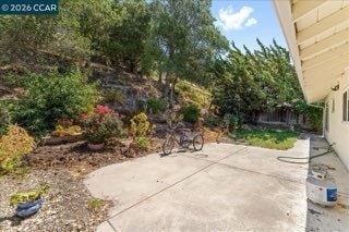 Building Photo - 1566 Mann Dr