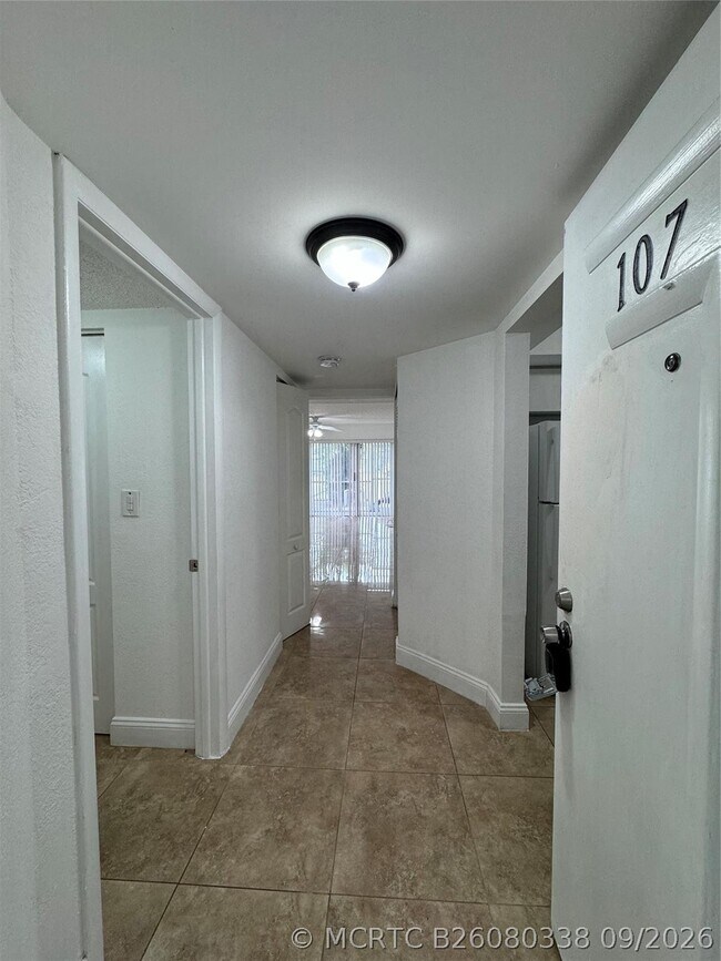 Building Photo - 4205 N University Dr