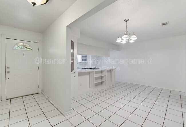 Foto del edificio - 2115 Oak Shores Dr