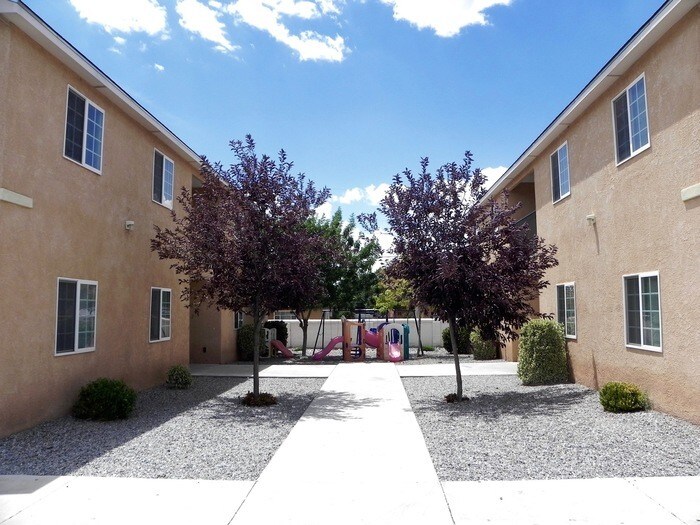 Primary Photo - 1017 Alvarado Dr SE