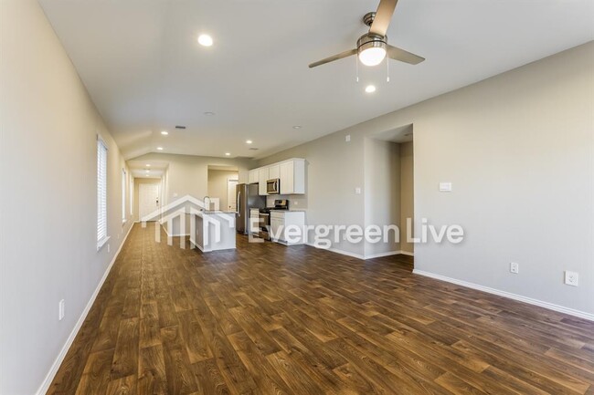 Foto del edificio - 10011 Lavender Ln