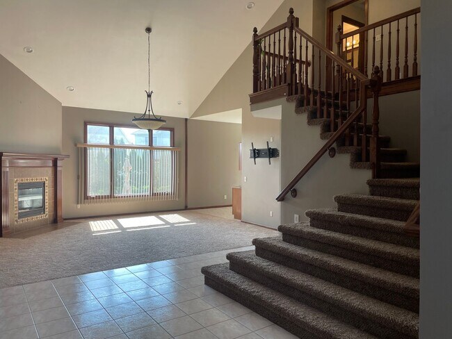 Foto del edificio - Clinton Twp Home-4-Bedroom, 2.5 Baths, Lau...