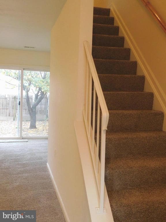 Building Photo - 221 Kimberly Way