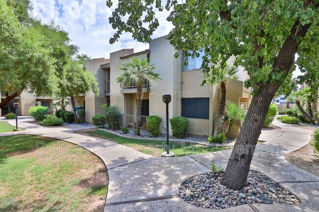 Building Photo - 1111 E University Dr