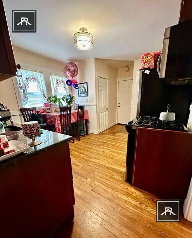 Building Photo - 3 bedroom in Brighton MA 02135