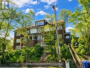 Building Photo - 435 Parkside Dr