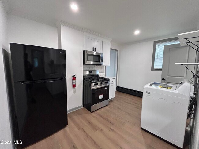 Foto del edificio - 2523 Callahan Ave