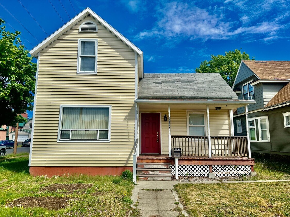 Primary Photo - New on the Market!