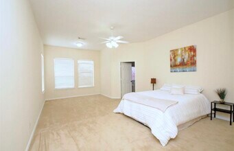 Building Photo - 7214 Paradise Park Bend