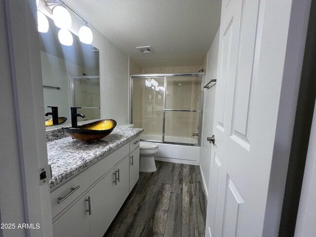 Building Photo - 1351 N Pleasant Dr