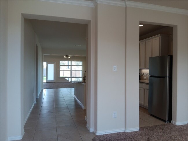 Building Photo - 24722 Lake Basin Ct