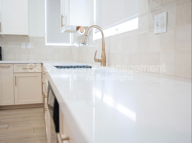 Foto del edificio - 4052 E Hamilton Way