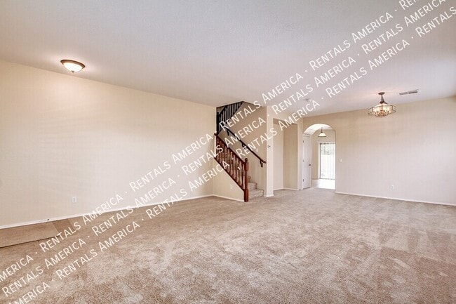 Foto del edificio - 935 E Blue Spruce Ln