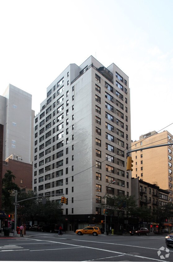 Primary Photo - 200 E 38th St