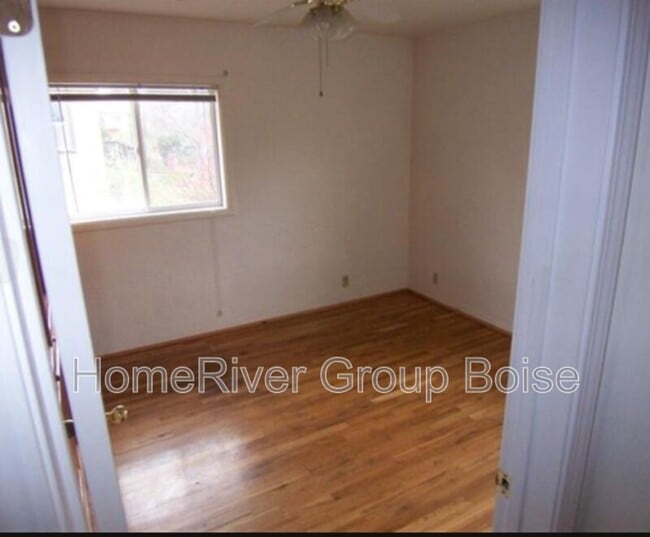 Building Photo - 212 E Morrison St